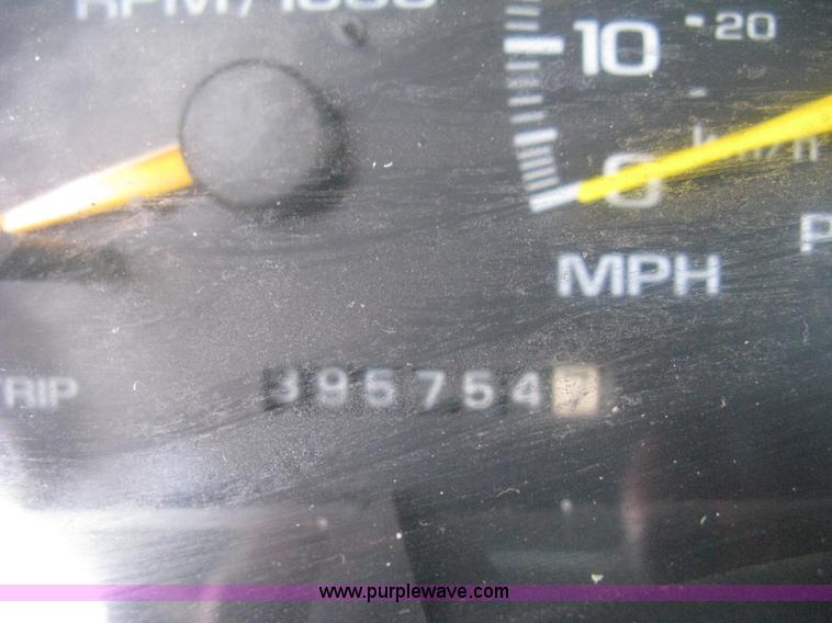 image for item D8396 1996 GMC Sierra 3500 SL digger derrick truck