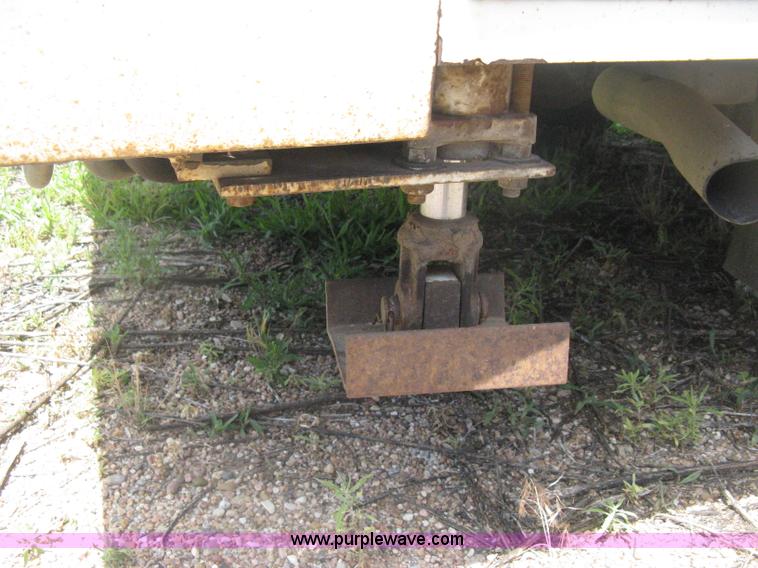 image for item D8396 1996 GMC Sierra 3500 SL digger derrick truck