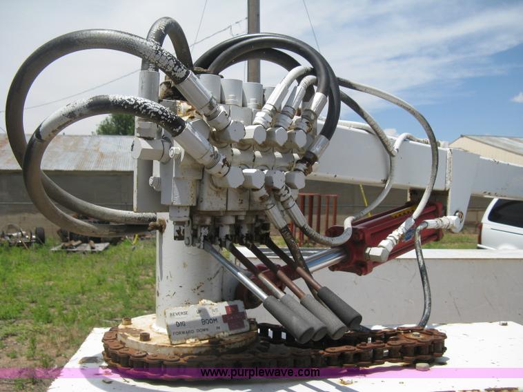 image for item D8396 1996 GMC Sierra 3500 SL digger derrick truck