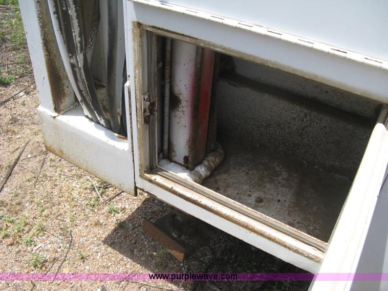 image for item D8396 1996 GMC Sierra 3500 SL digger derrick truck