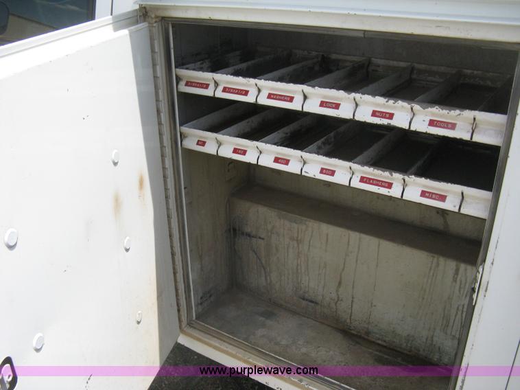 image for item D8396 1996 GMC Sierra 3500 SL digger derrick truck