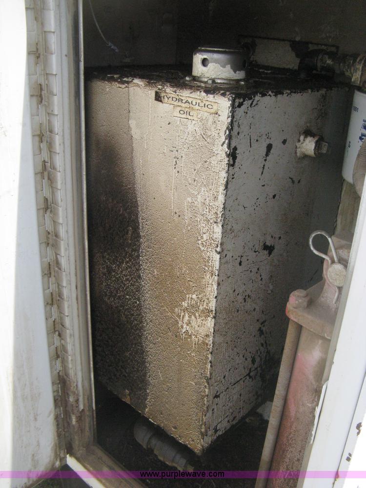 image for item D8396 1996 GMC Sierra 3500 SL digger derrick truck