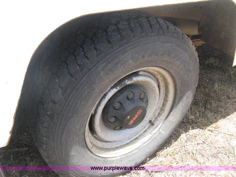 image for item D8396 1996 GMC Sierra 3500 SL digger derrick truck