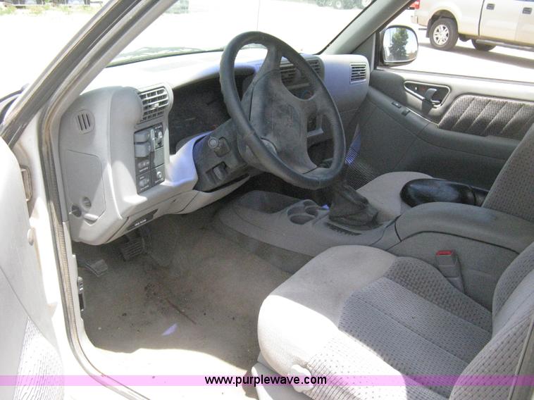 image for item D8397 1997 GMC Jimmy SL SUV