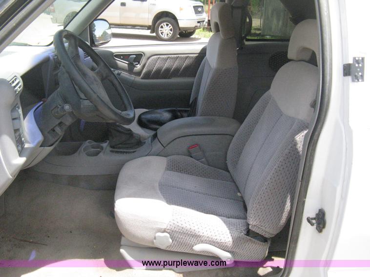 image for item D8397 1997 GMC Jimmy SL SUV