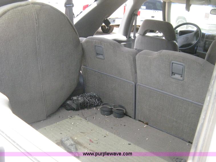 image for item D8397 1997 GMC Jimmy SL SUV