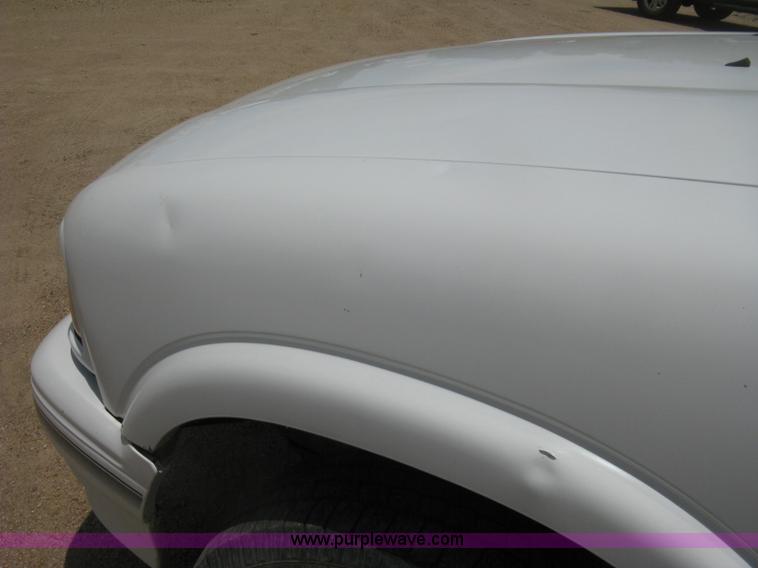 image for item D8397 1997 GMC Jimmy SL SUV