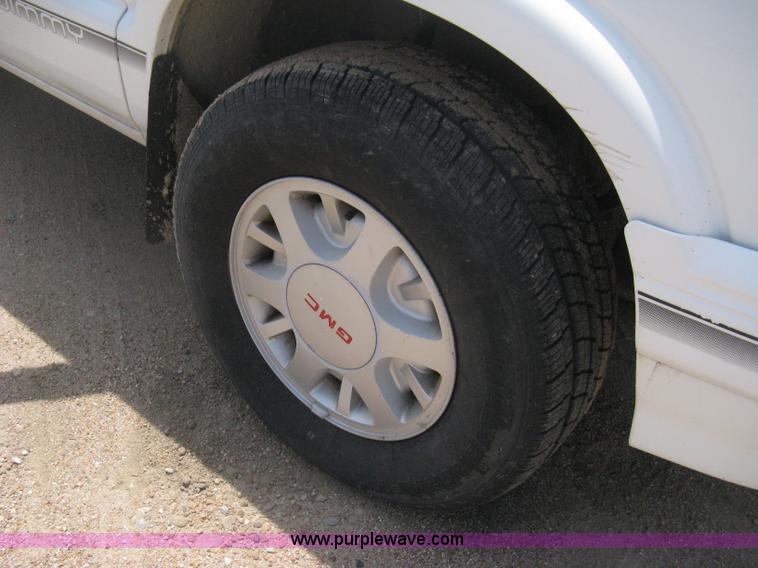 image for item D8397 1997 GMC Jimmy SL SUV
