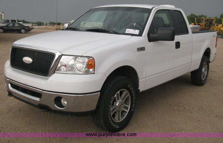 image for item D8420 2007 Ford F150 XLT SuperCab pickup truck