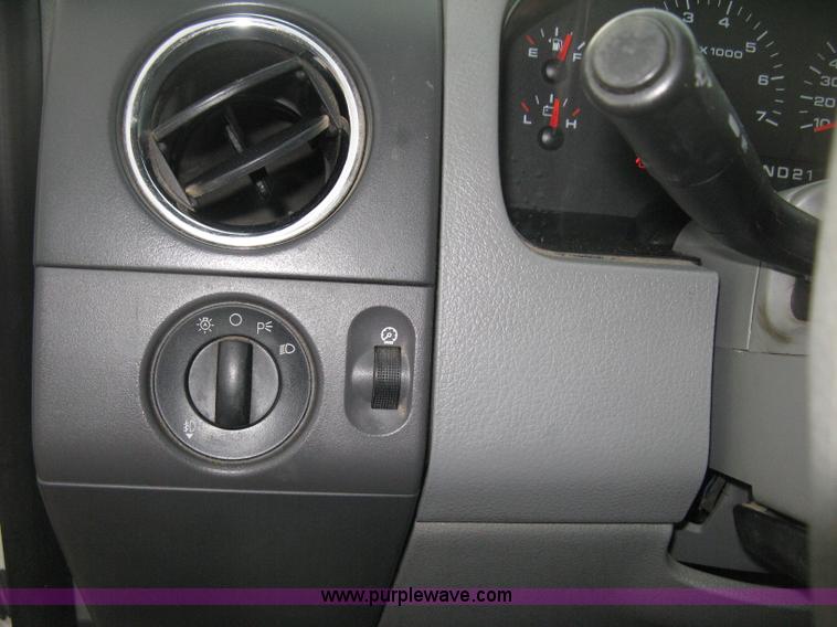 image for item D8420 2007 Ford F150 XLT SuperCab pickup truck