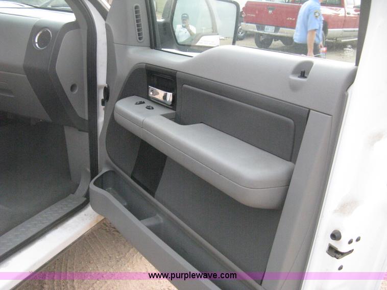 image for item D8420 2007 Ford F150 XLT SuperCab pickup truck