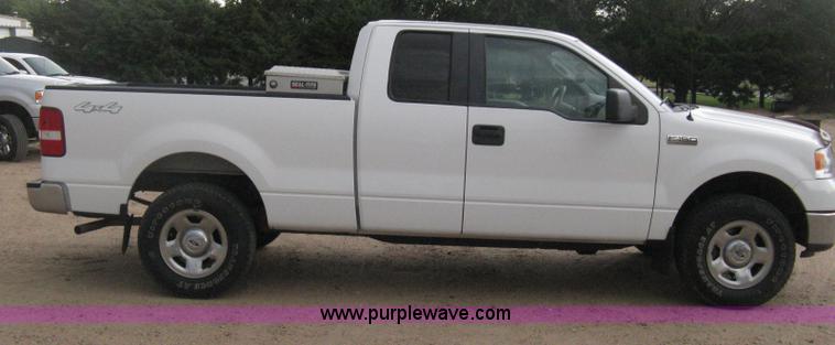 image for item D8421 2007 Ford F150 XLT SuperCab pickup truck