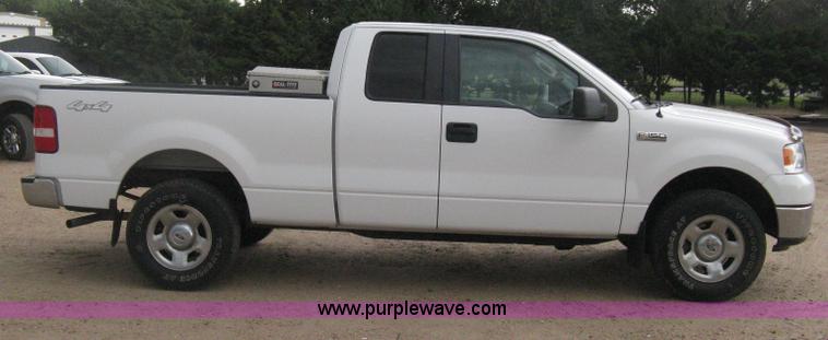 image for item D8421 2007 Ford F150 XLT SuperCab pickup truck