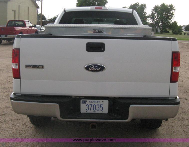 image for item D8421 2007 Ford F150 XLT SuperCab pickup truck