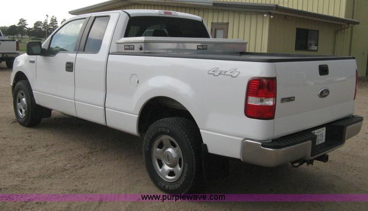 image for item D8421 2007 Ford F150 XLT SuperCab pickup truck