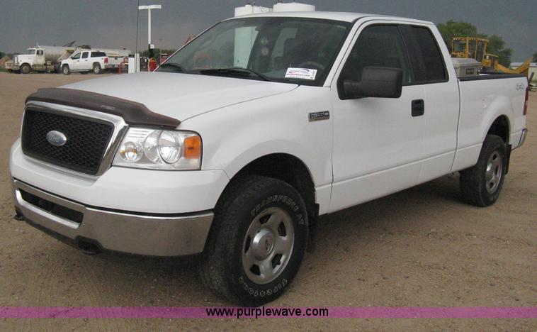 image for item D8421 2007 Ford F150 XLT SuperCab pickup truck
