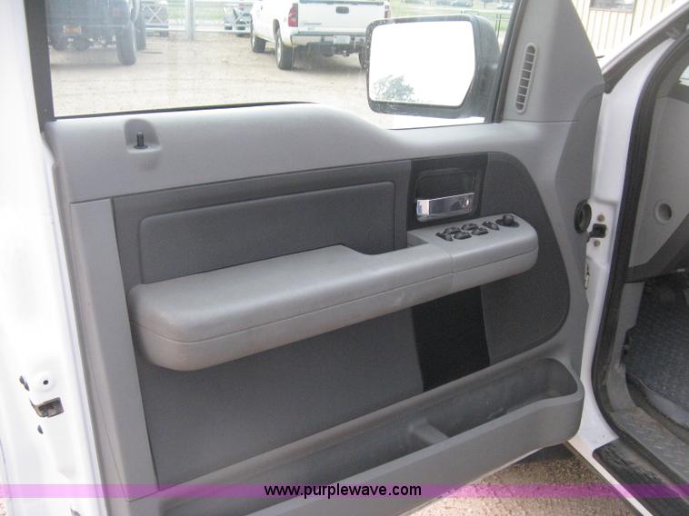 image for item D8421 2007 Ford F150 XLT SuperCab pickup truck