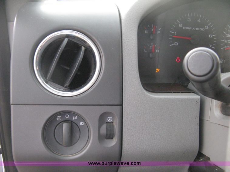 image for item D8421 2007 Ford F150 XLT SuperCab pickup truck