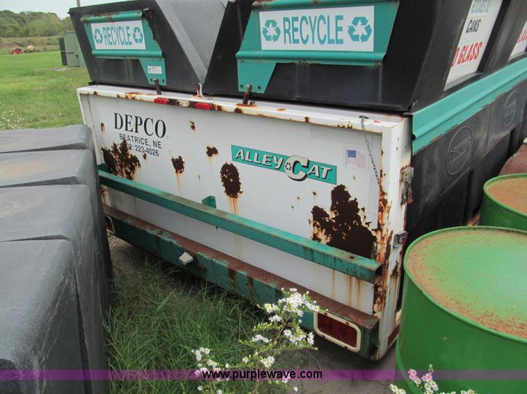 image for item E5530 1998 Alley Cat 18' recycling trailer