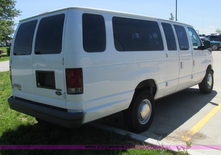 image for item E7264 2006 Ford E350 XL Super Duty van