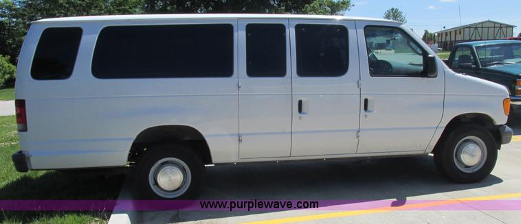 image for item E7264 2006 Ford E350 XL Super Duty van