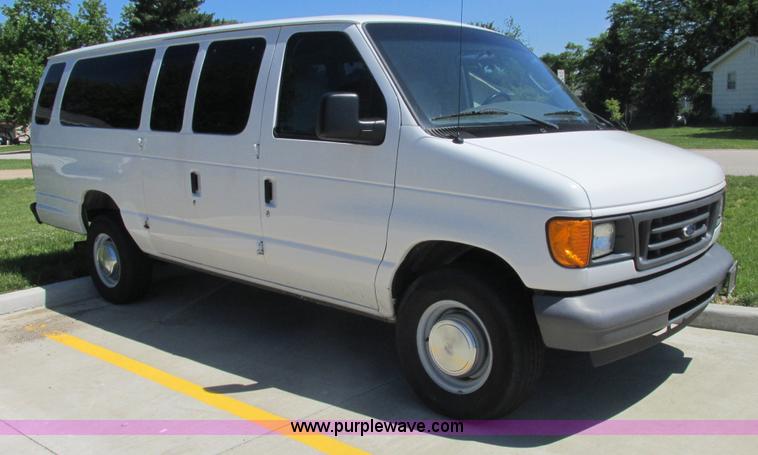 image for item E7264 2006 Ford E350 XL Super Duty van