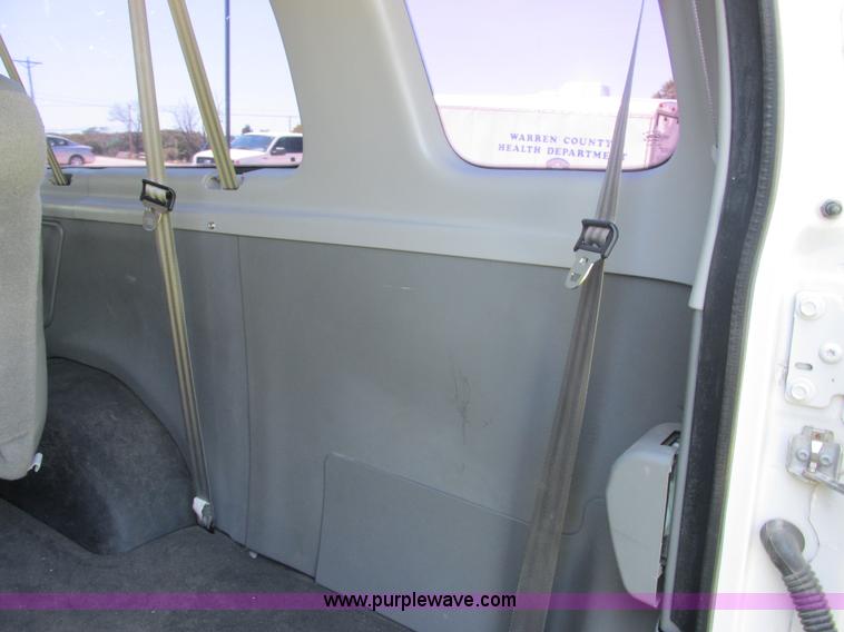 image for item E7264 2006 Ford E350 XL Super Duty van