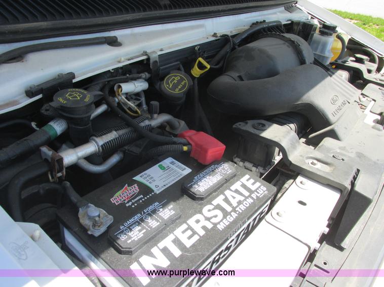 image for item E7264 2006 Ford E350 XL Super Duty van