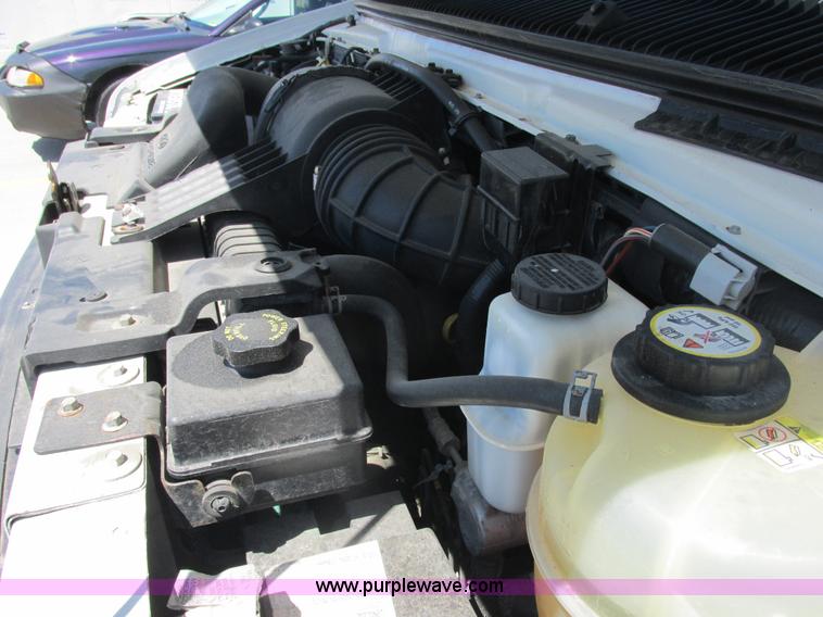 image for item E7264 2006 Ford E350 XL Super Duty van