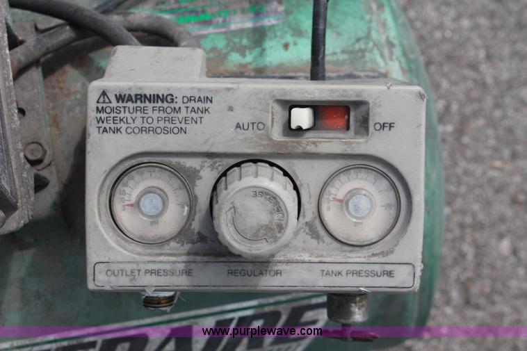 image for item F9086 Speedaire air compressor