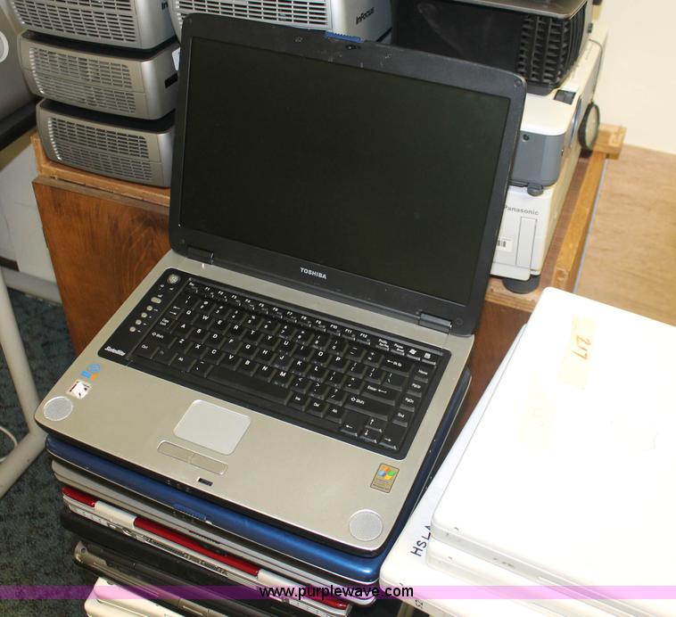 image for item F9146 (100) assorted laptop computers