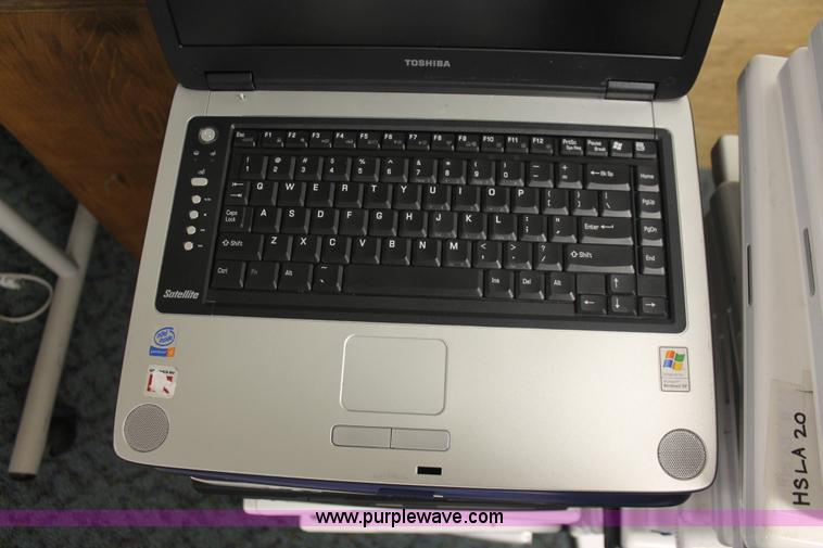 image for item F9146 (100) assorted laptop computers