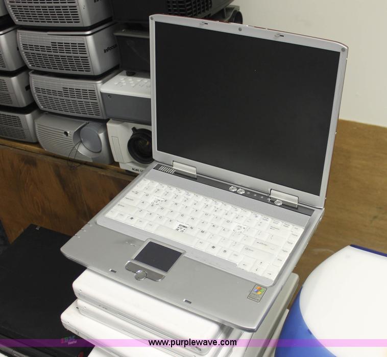 image for item F9146 (100) assorted laptop computers