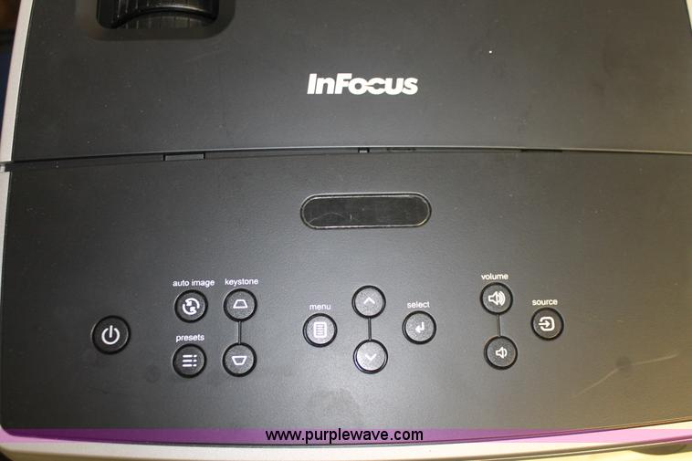 image for item F9147 (13) assorted projectors