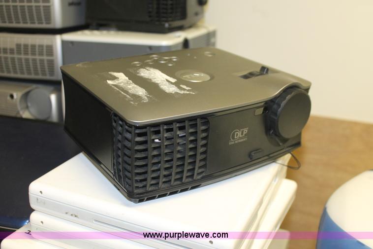 image for item F9147 (13) assorted projectors