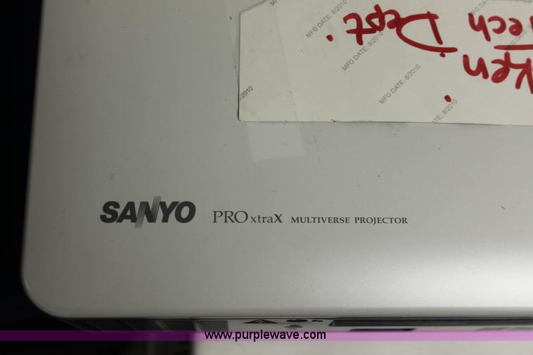 image for item F9147 (13) assorted projectors