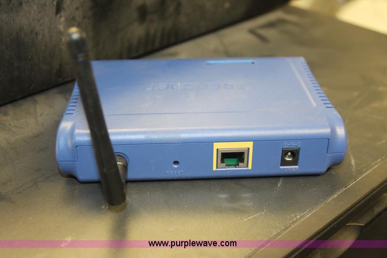 image for item F9151 (9) Cisco 1700 series routers