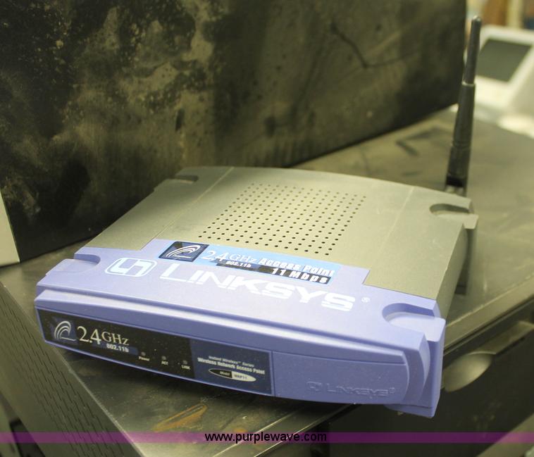 image for item F9151 (9) Cisco 1700 series routers