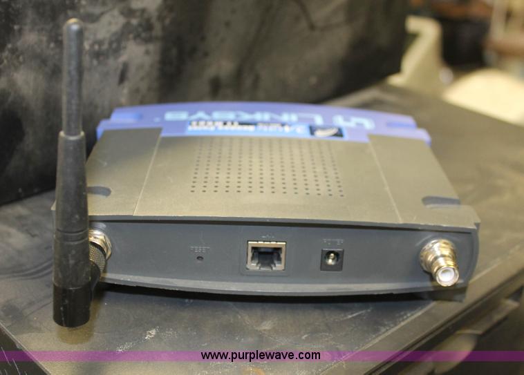 image for item F9151 (9) Cisco 1700 series routers