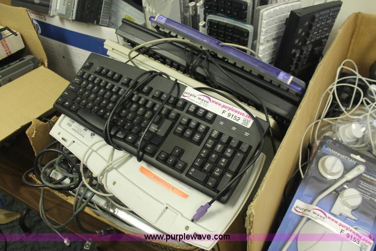 image for item F9152 Approximately 50 keyboards