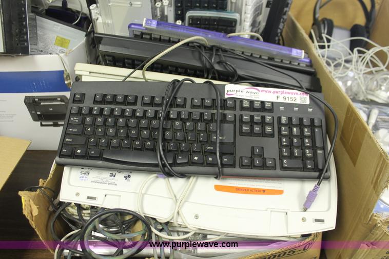 image for item F9152 Approximately 50 keyboards