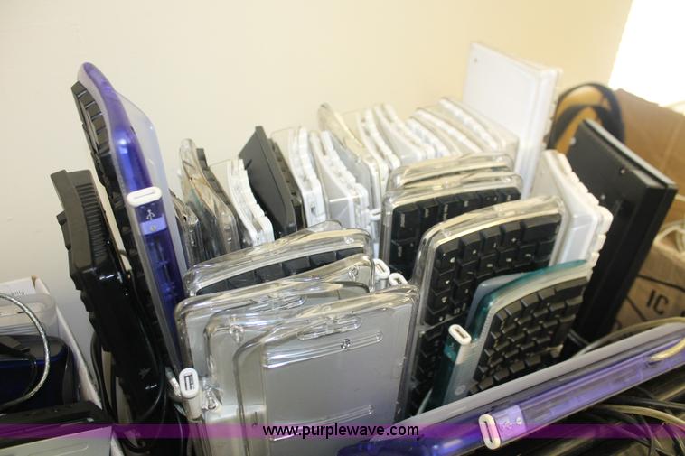 image for item F9152 Approximately 50 keyboards