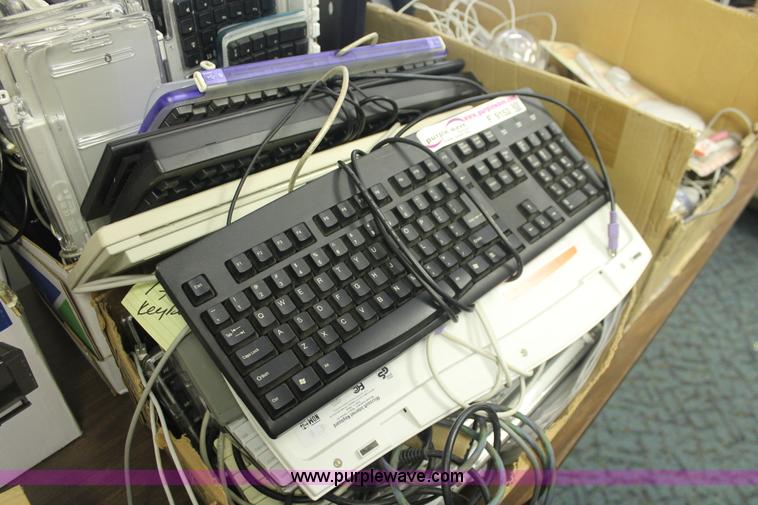 image for item F9152 Approximately 50 keyboards