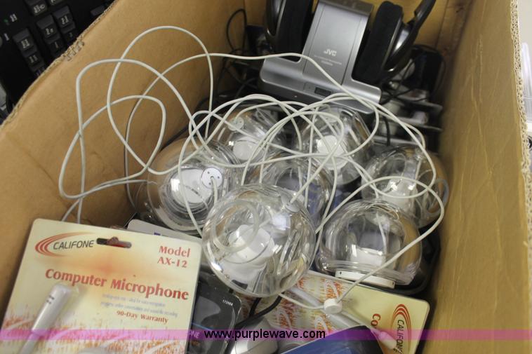 image for item F9153 Assorted computer audio and microphones