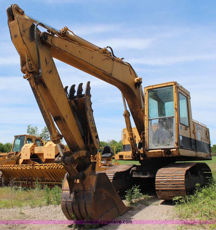 image for item G5124 1985 Caterpillar 215B LC excavator