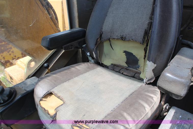 image for item G5124 1985 Caterpillar 215B LC excavator