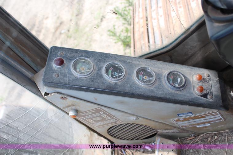 image for item G5124 1985 Caterpillar 215B LC excavator