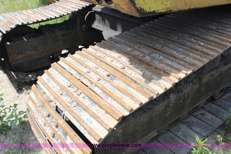 image for item G5124 1985 Caterpillar 215B LC excavator