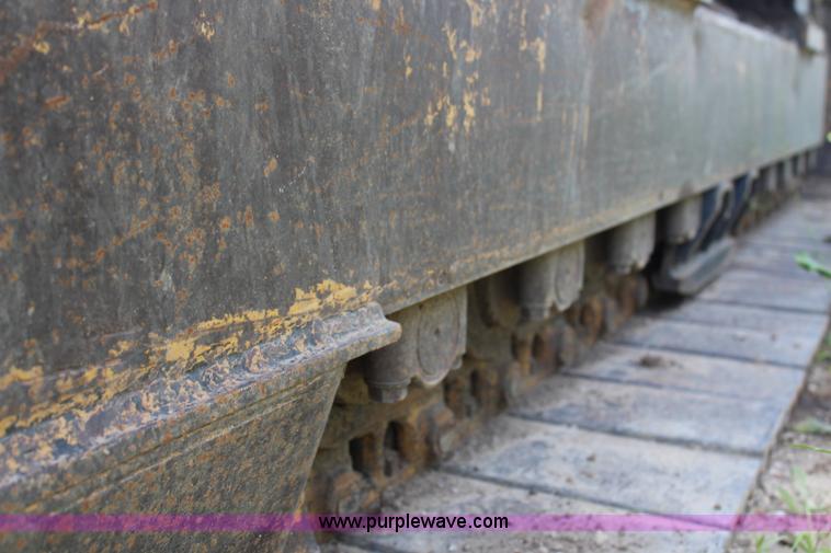 image for item G5124 1985 Caterpillar 215B LC excavator