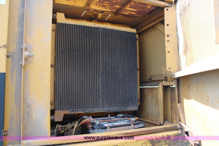 image for item G5124 1985 Caterpillar 215B LC excavator